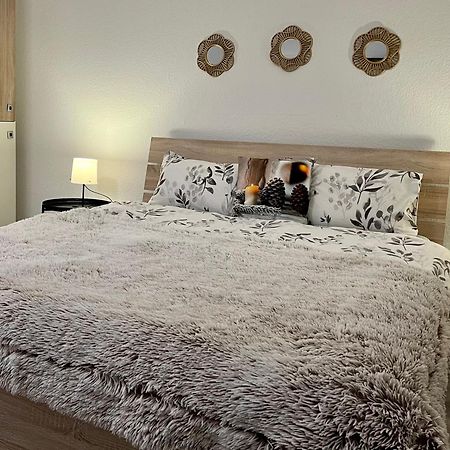 Marienhaus Apartment - Zentral, Parken, Netflix, Kontaktloses Einchecken Wuppertal Esterno foto