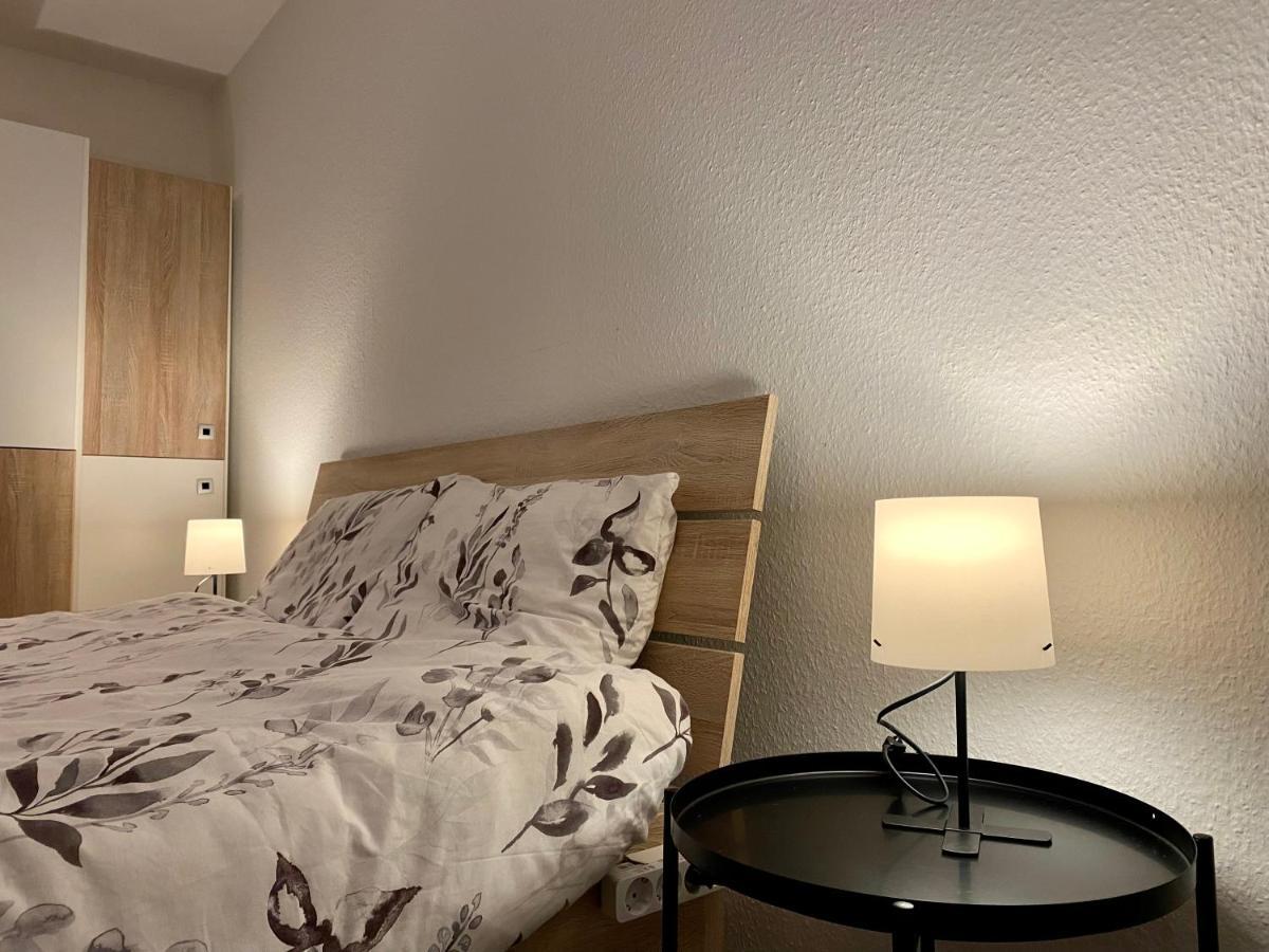 Marienhaus Apartment - Zentral, Parken, Netflix, Kontaktloses Einchecken Wuppertal Esterno foto