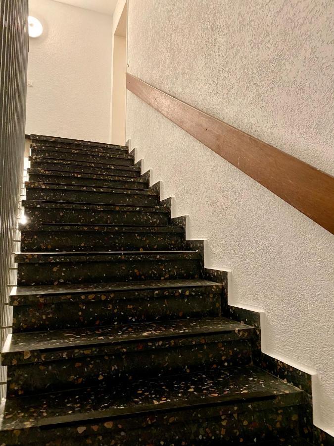 Marienhaus Apartment - Zentral, Parken, Netflix, Kontaktloses Einchecken Wuppertal Esterno foto