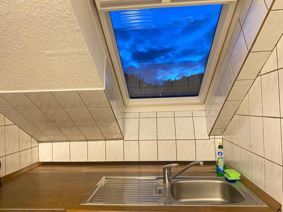 Marienhaus Apartment - Zentral, Parken, Netflix, Kontaktloses Einchecken Wuppertal Esterno foto