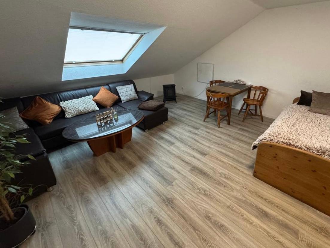 Marienhaus Apartment - Zentral, Parken, Netflix, Kontaktloses Einchecken Wuppertal Esterno foto