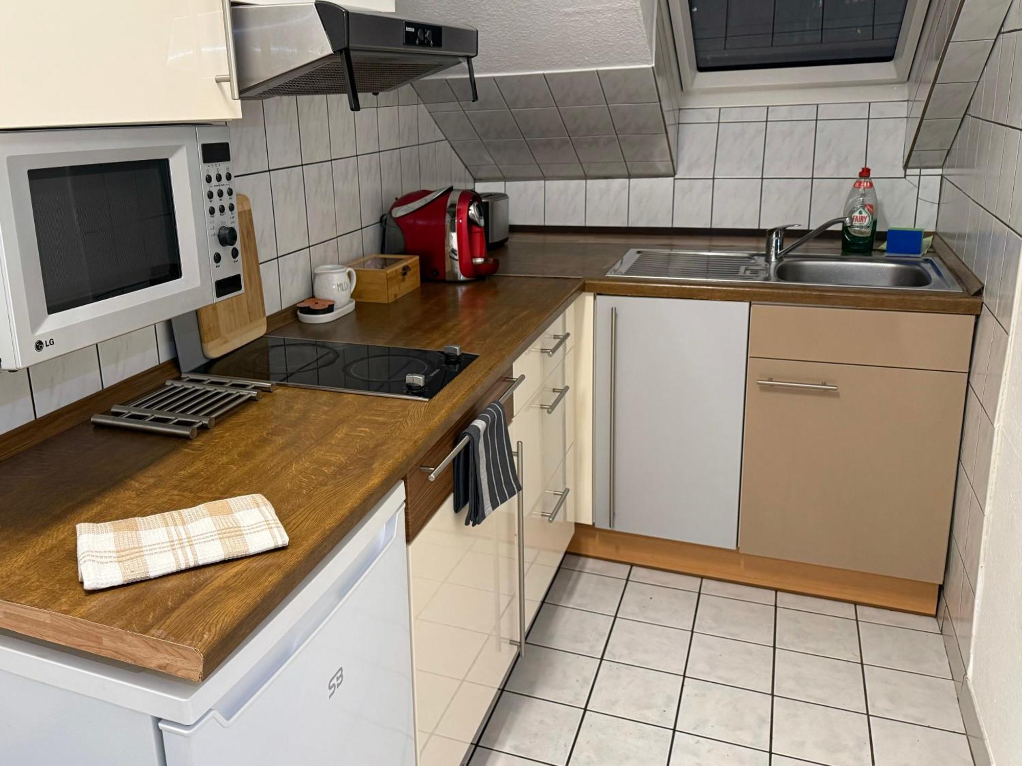 Marienhaus Apartment - Zentral, Parken, Netflix, Kontaktloses Einchecken Wuppertal Esterno foto